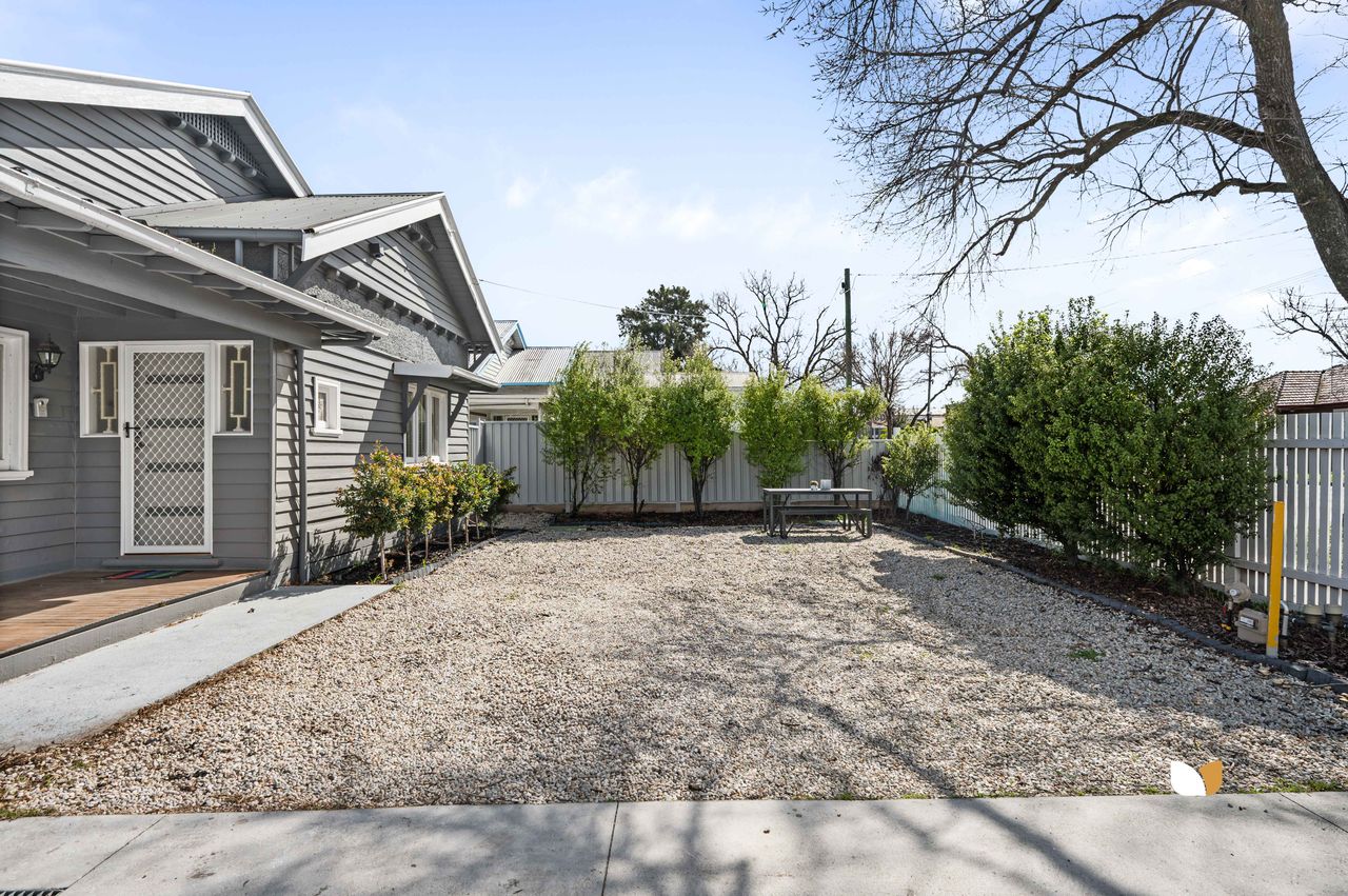 1/77 Ballarat Road, Maidstone — view 2
