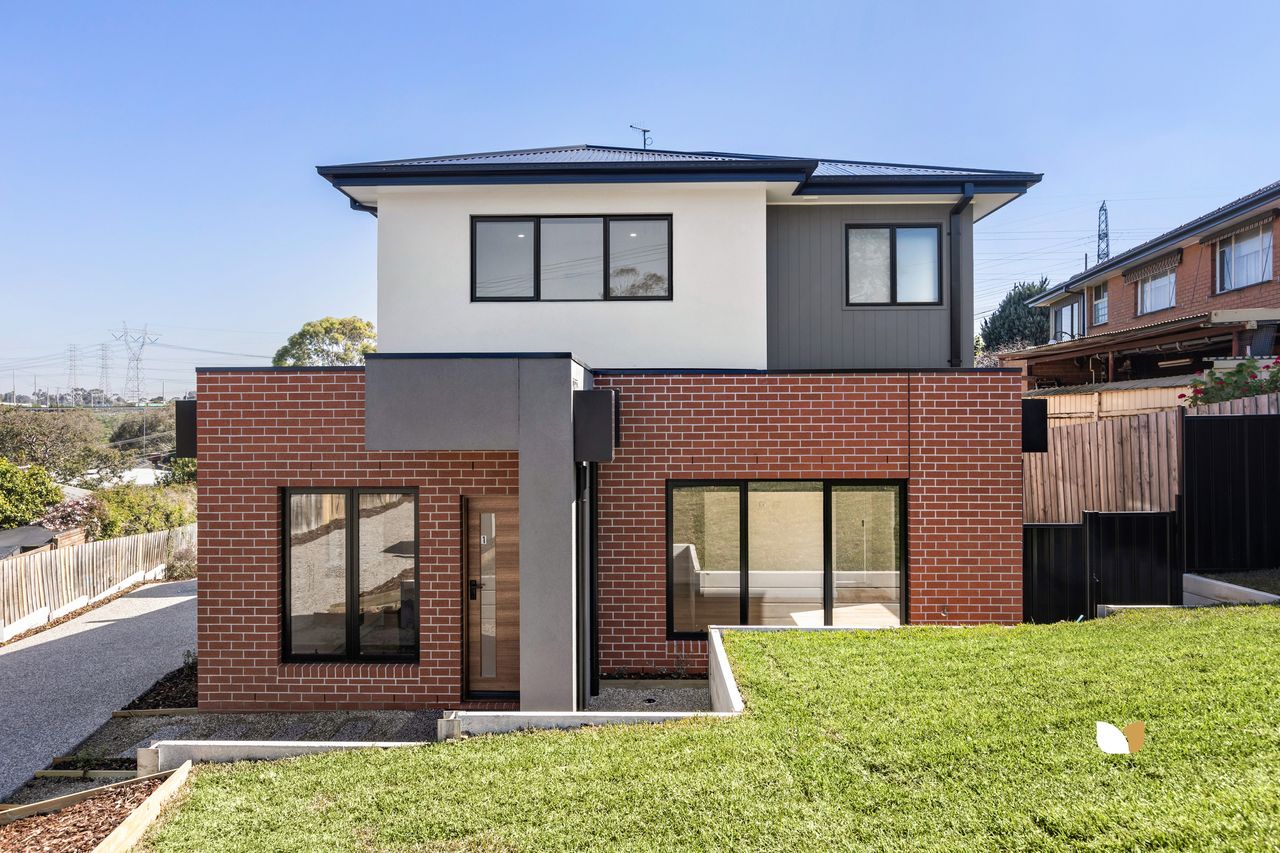 1 & 3/44 Hilbert Road, Airport West
