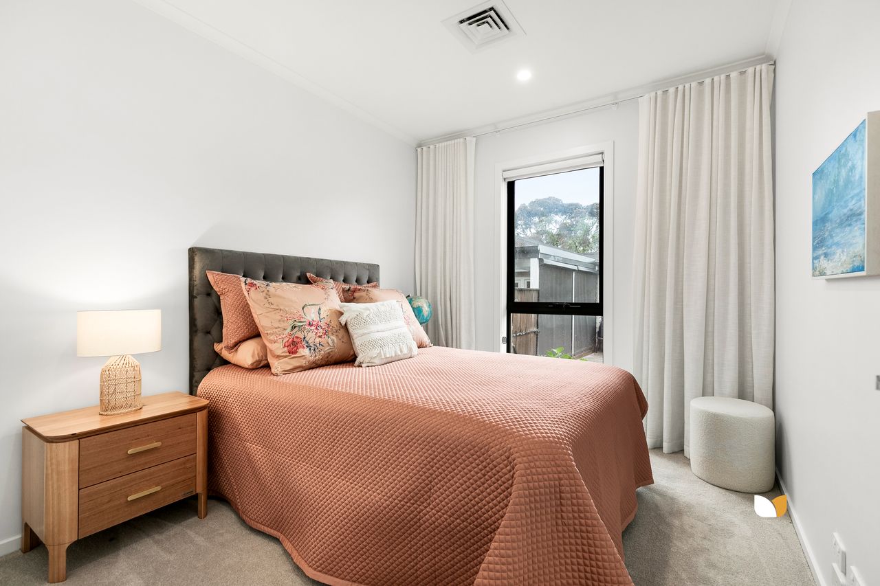 2/68 Kernan Street, Strathmore — view 11