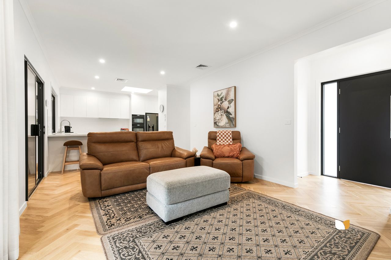 2/68 Kernan Street, Strathmore — view 6