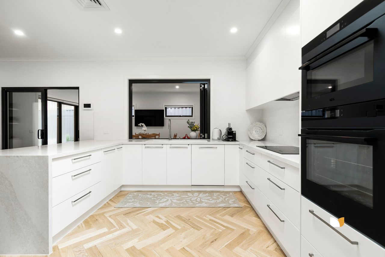 2/68 Kernan Street, Strathmore — view 3