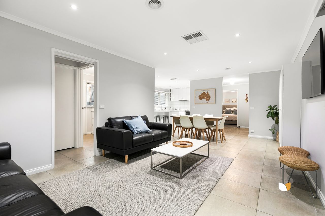 31 Pembroke Crescent, Craigieburn — view 2