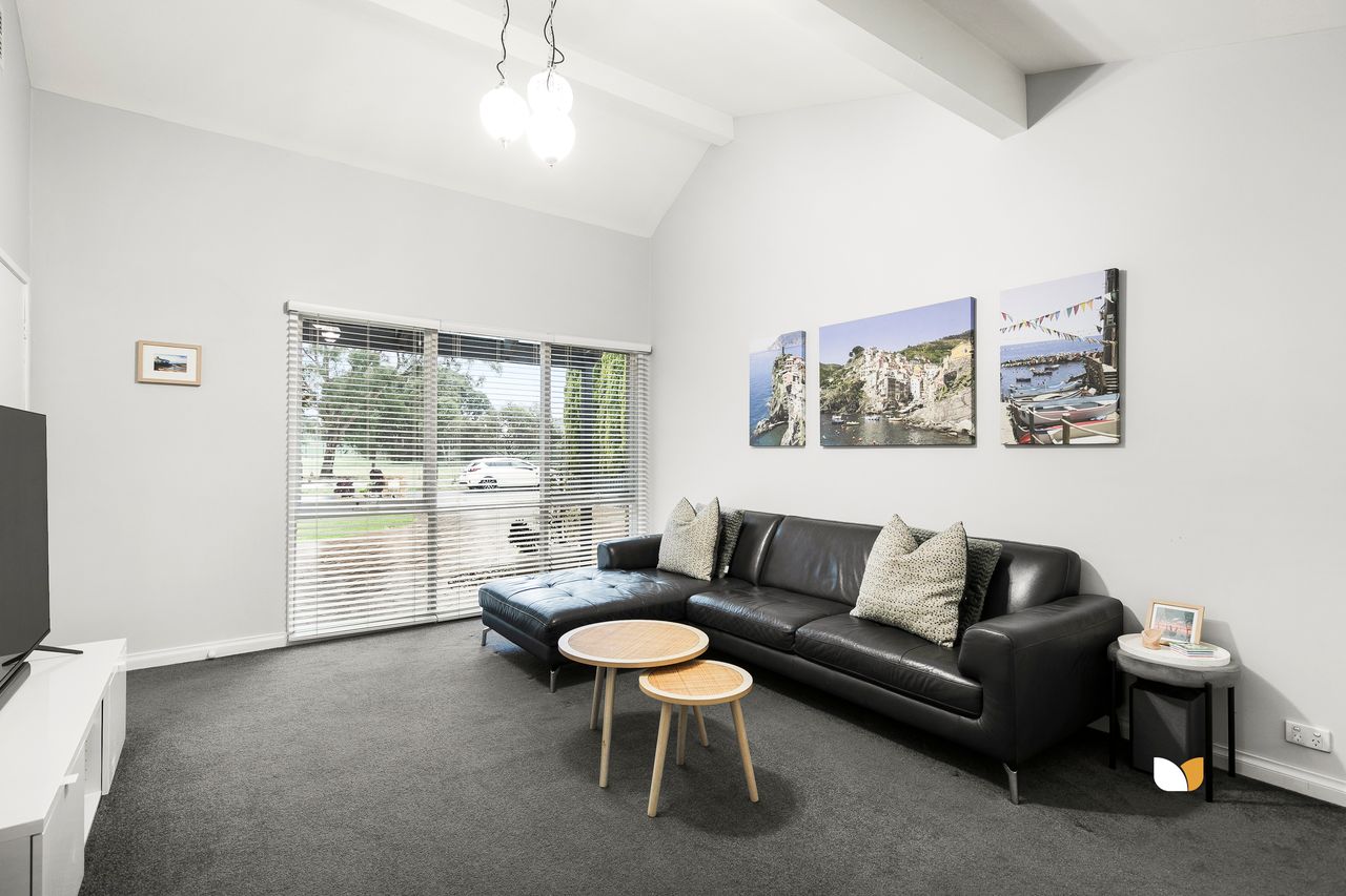 31 Pembroke Crescent, Craigieburn — view 3