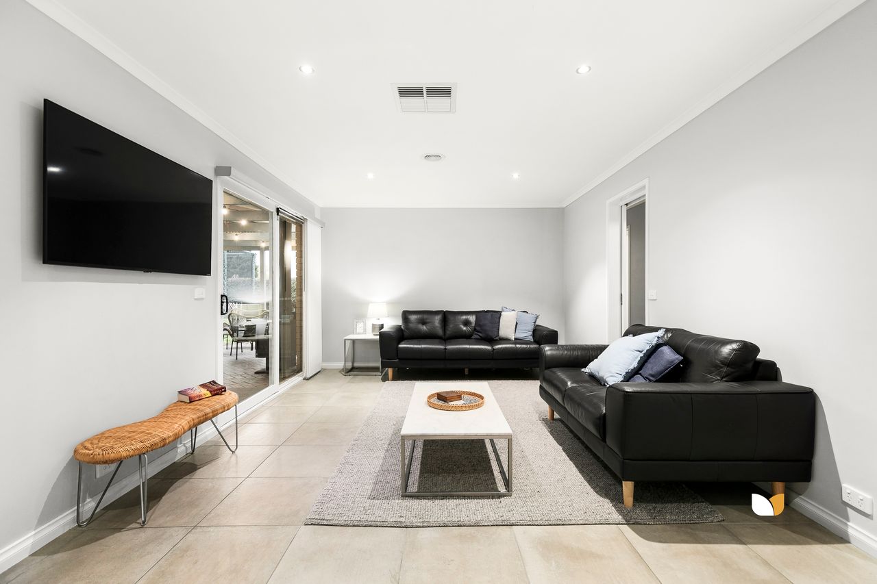 31 Pembroke Crescent, Craigieburn — view 4