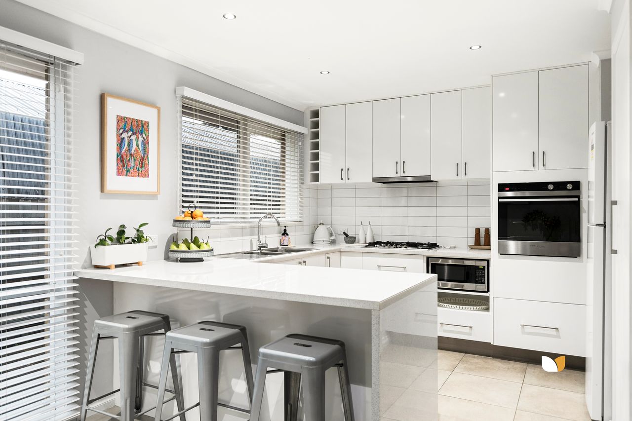31 Pembroke Crescent, Craigieburn — view 6