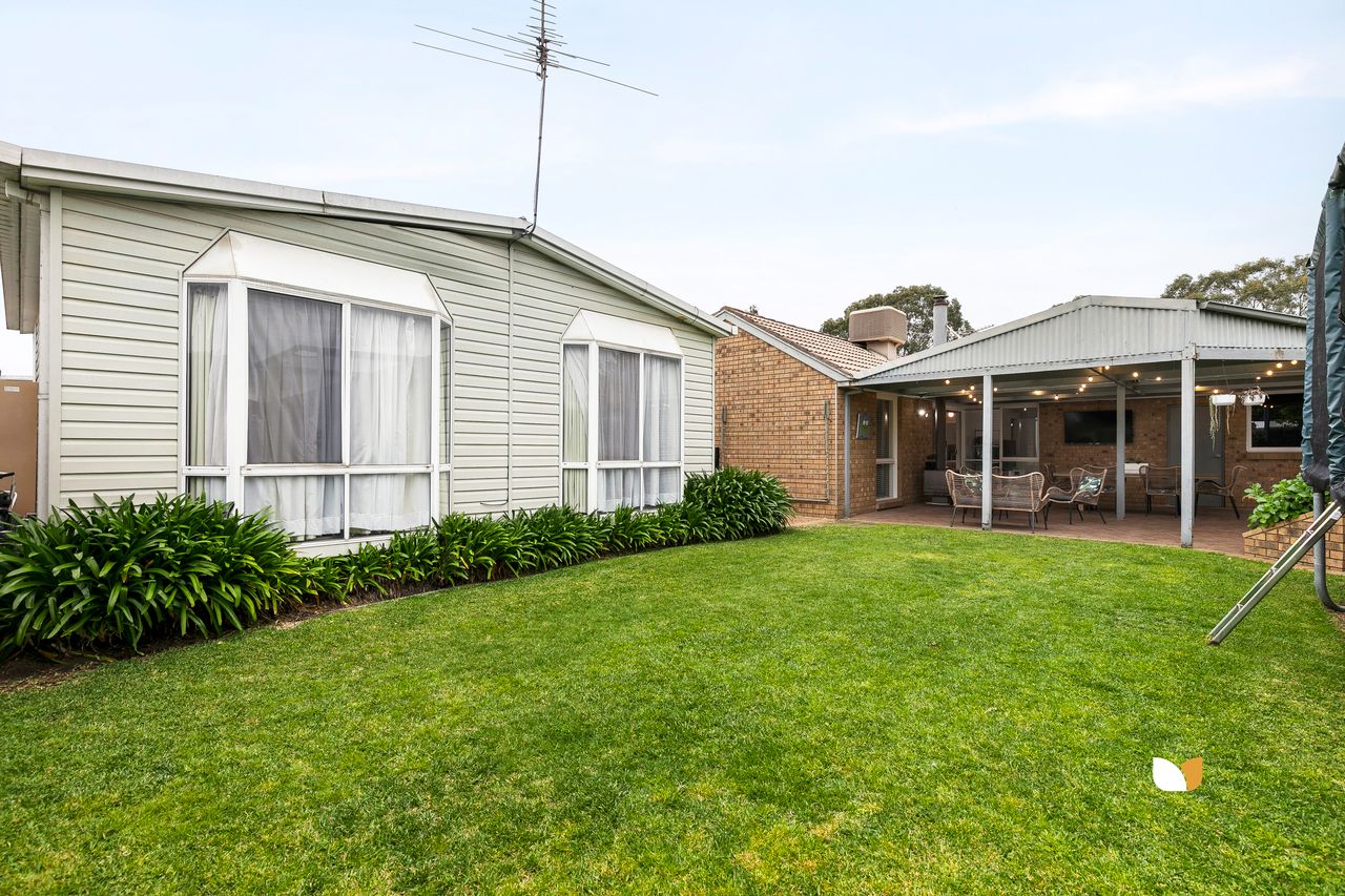 31 Pembroke Crescent, Craigieburn — view 12