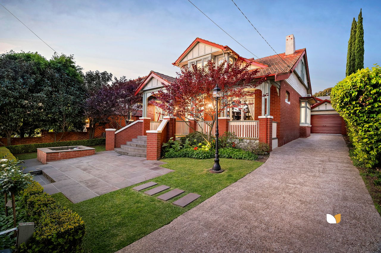 16 Riverview Road, Essendon — view 2