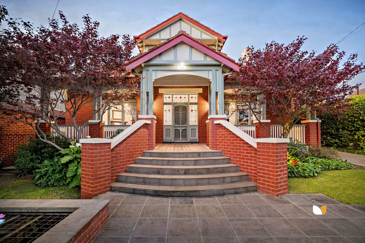 16 Riverview Road, Essendon