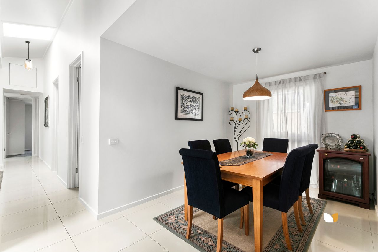 11 Inglebrae Court, Essendon — view 5