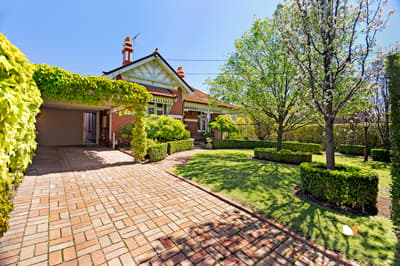 23 McCarron Parade, Essendon