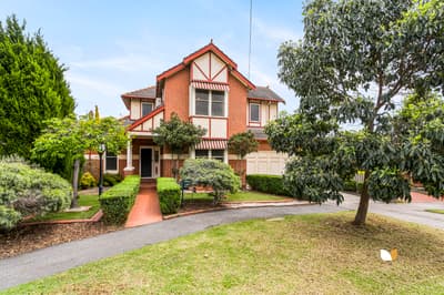 9 Loeman Street, Essendon